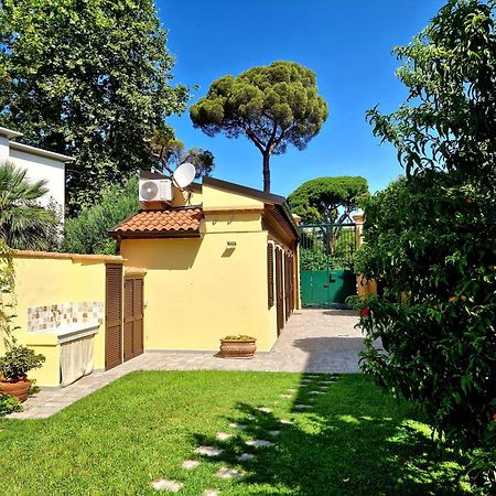 Serra Di Mare Casa Con Giardino Livorno Exterior foto