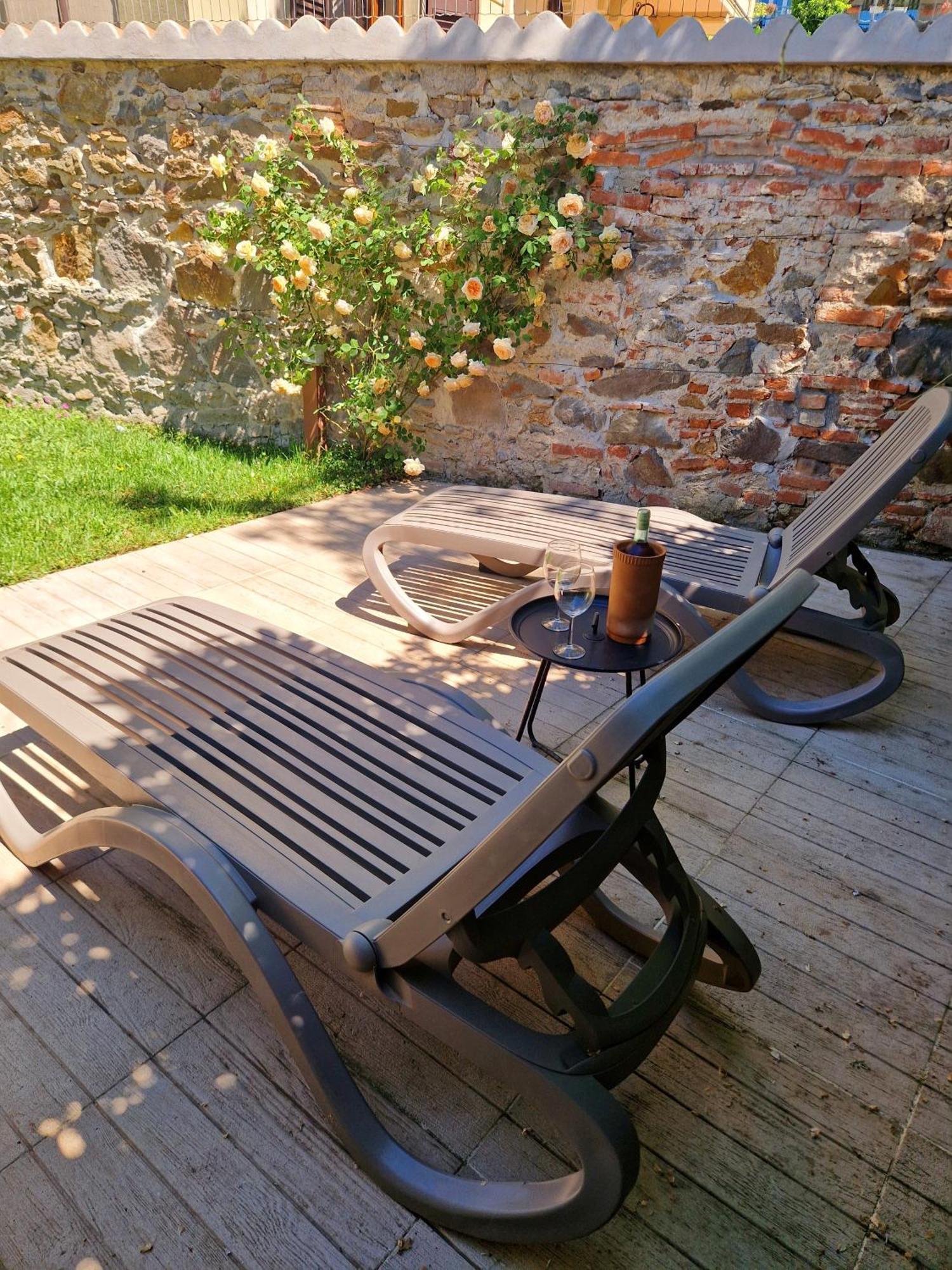 Serra Di Mare Casa Con Giardino Livorno Exterior foto
